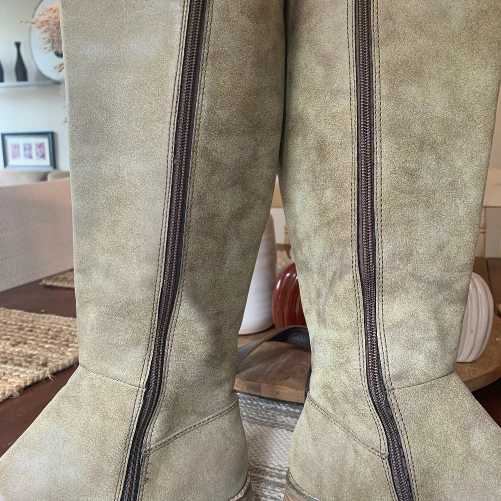 GH‎ Bass Derica Distressed Tan Faux Leather Riding Boots With Stretch Size 8.5